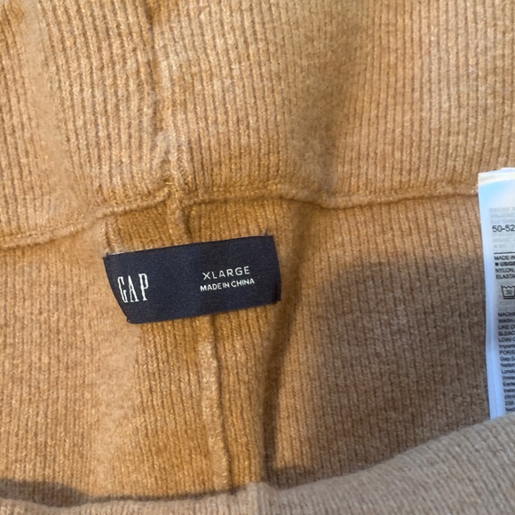 GAP “Softest Sweater Leggings” in Camel Tan NWT - Picture 4 of 5